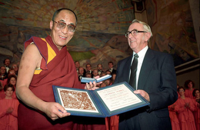 dalai lama-nobel-premio nobel-nobel per la pace-comunità tibetana-aref international onlus-marilia bellaterra